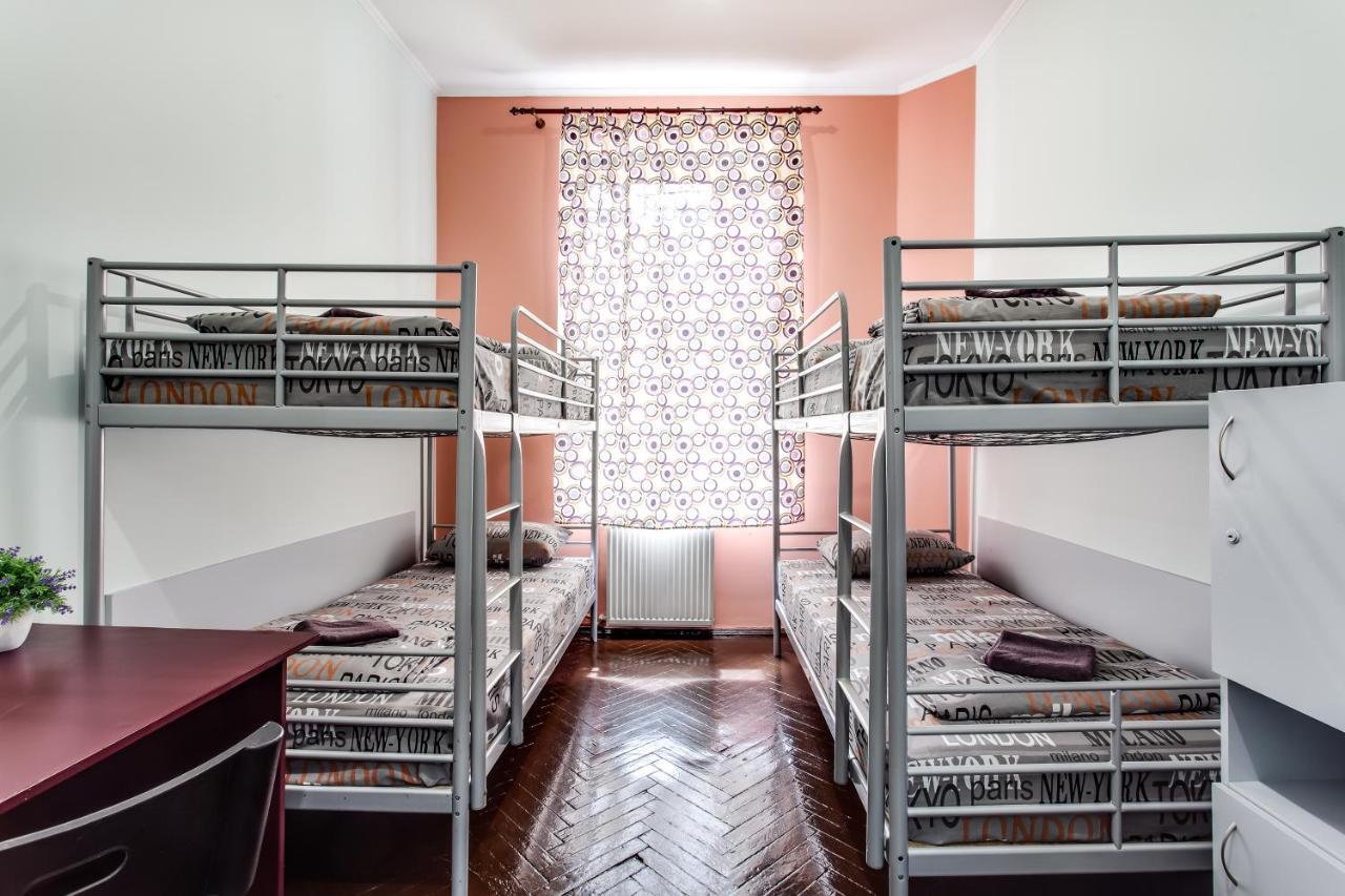 Mister Hostel Lviv Eksteriør bilde